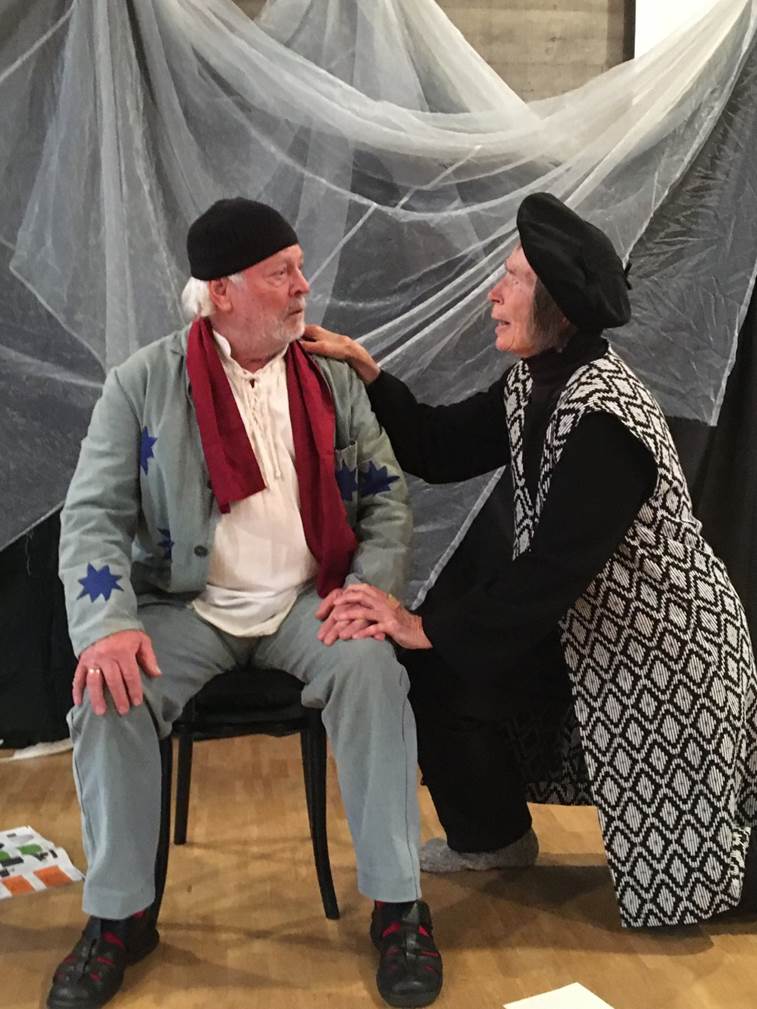 Ein Bild, das Person enthlt.

Automatisch generierte Beschreibung